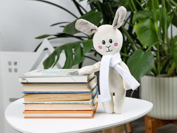 Мягкая игрушка Beastie Toys, заяц с белым шарфом