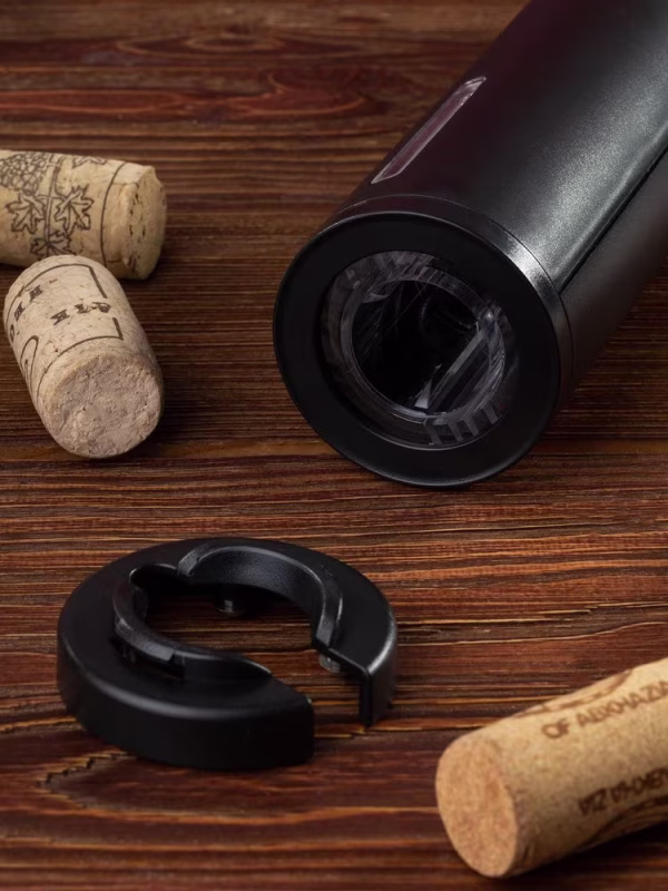 Электрический штопор с ножом для фольги Wine Crime, черный