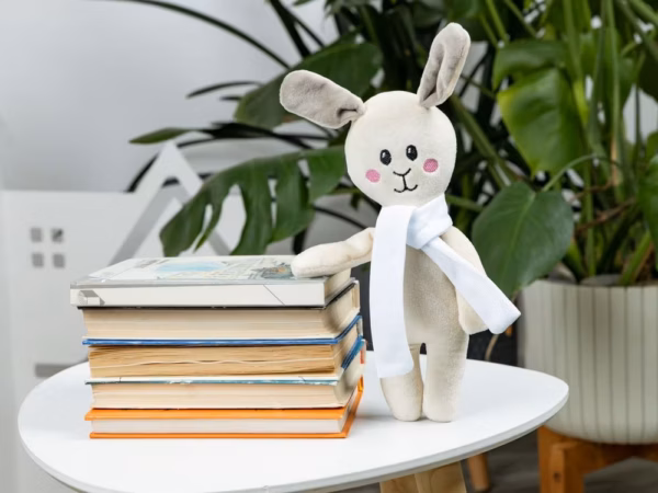 Мягкая игрушка Beastie Toys, заяц с белым шарфом